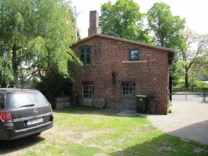 Rückseite der Schmiede und Hof